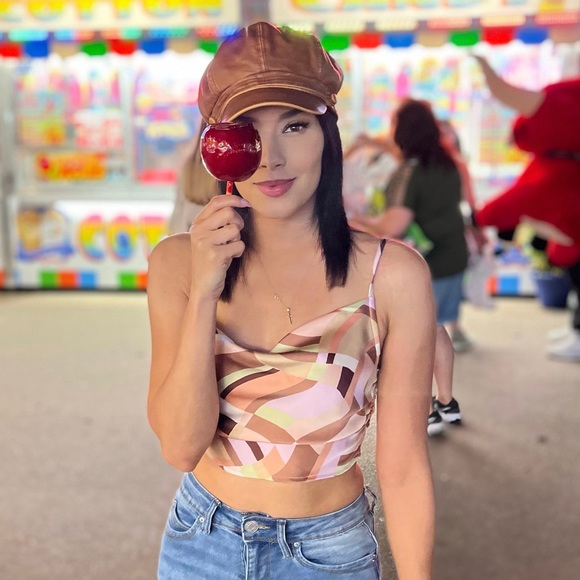 Abstract print crop top - Picture 1 of 3